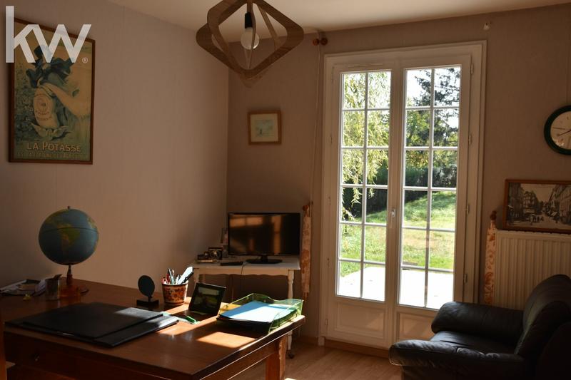 Maison traditionnelle - 190 m² - 9 pièces