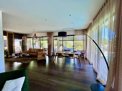 Maison - 185 m² - 7 pièces