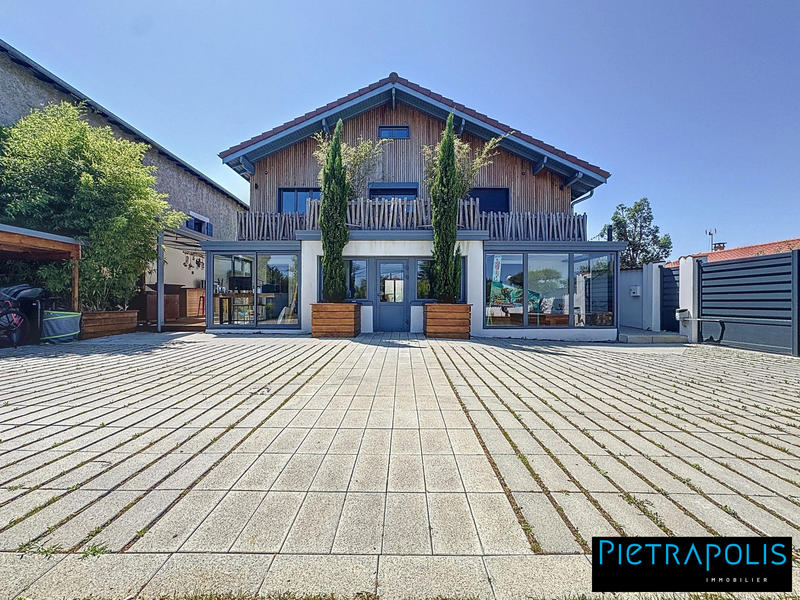 Maison - 140 m² - 6 pièces