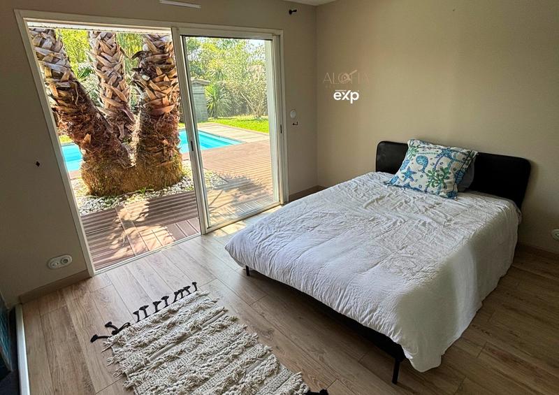 Villa - 260 m² - 8 pièces