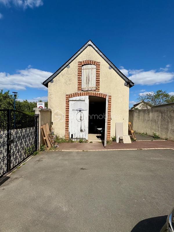 Maison traditionnelle - 245 m² - 7 pièces