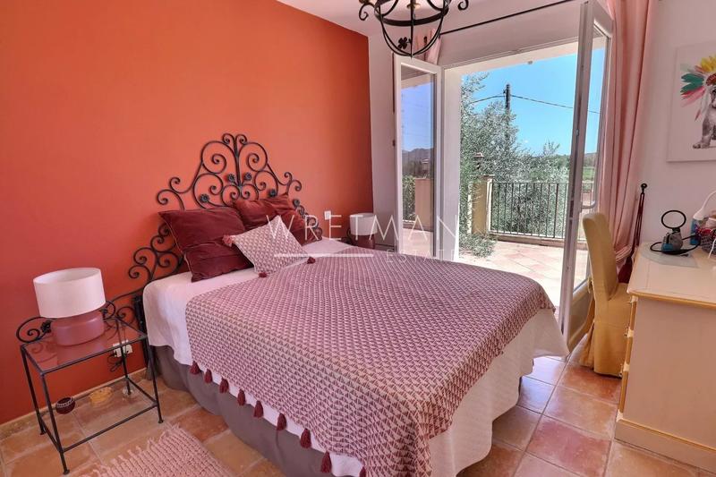 Villa - 230 m² - 9 pièces