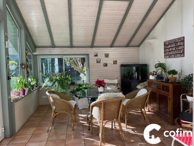 Maison - 287 m² - 10 pièces