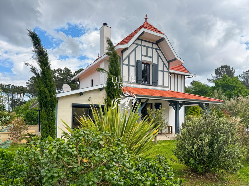 Maison - 203 m² - 7 pièces