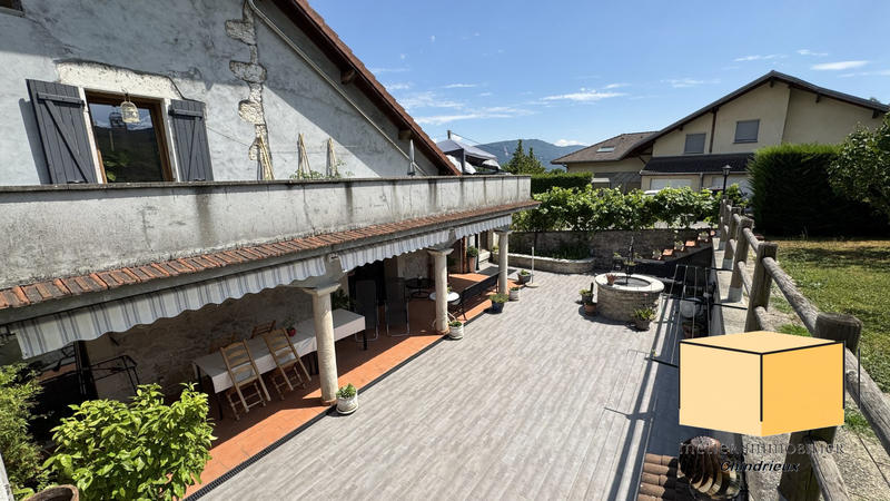 Maison - 213 m² - 6 pièces