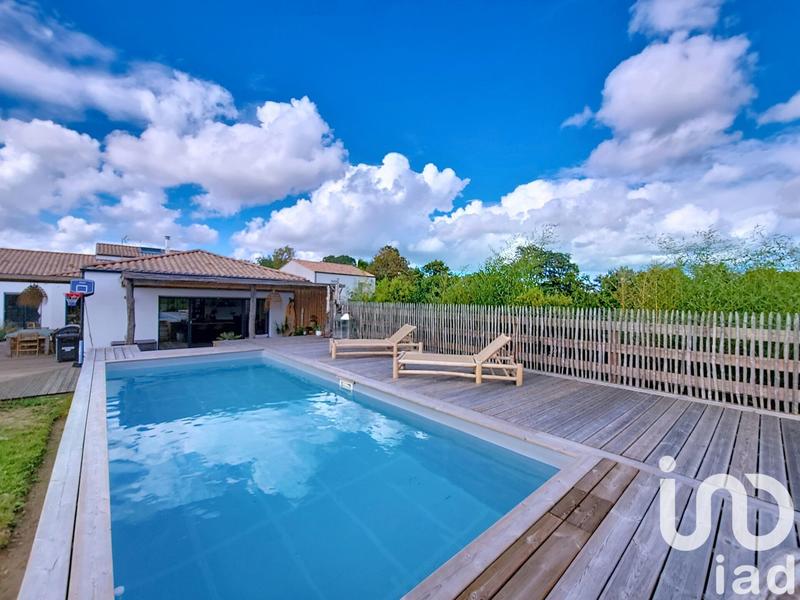 Maison - 176 m² - 8 pièces