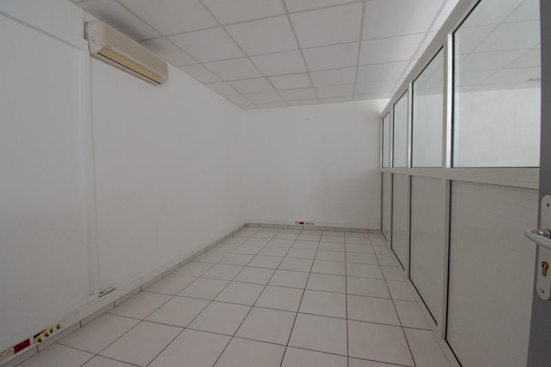 Bureau - 84 m²