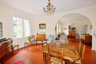 Maison - 211 m² - 6 pièces