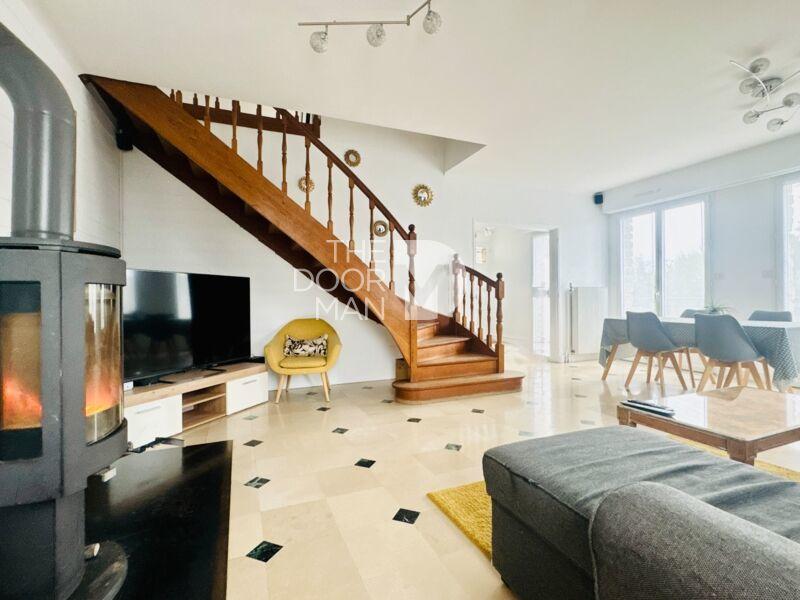 Maison - 151 m² - 8 pièces