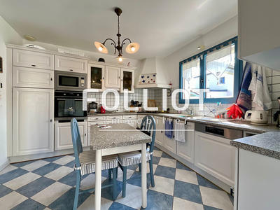 Maison - 176 m² - 6 pièces