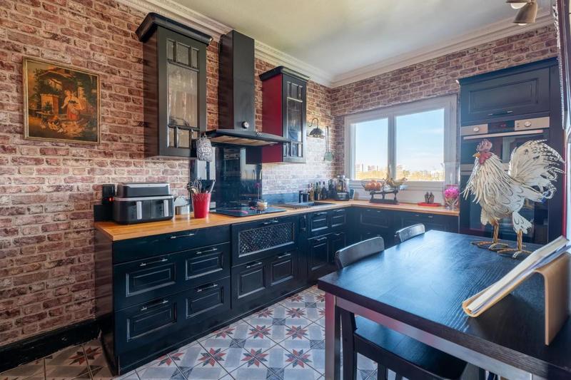 Appartement - 214 m² - 7 pièces