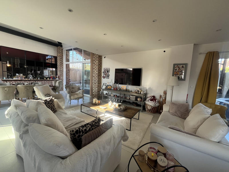 Maison - 250 m² - 4 pièces