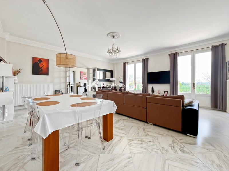 Appartement - 160 m² - 4 pièces
