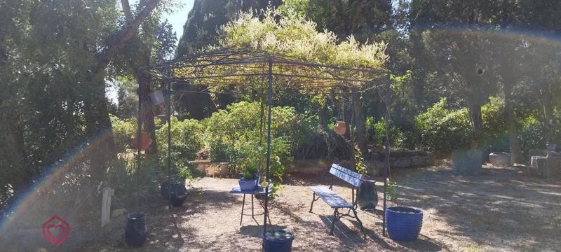 Maison - 409 m² - 17 pièces