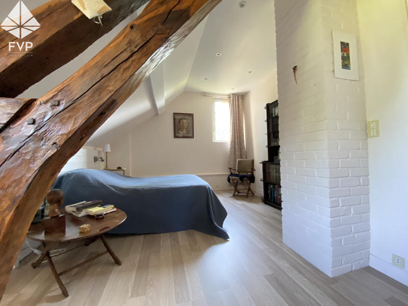 Propriété - 272 m² - 10 pièces