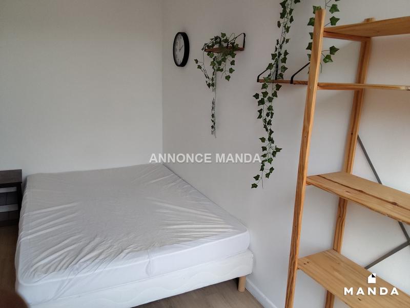 Chambre - 10 m² - 6 pièces