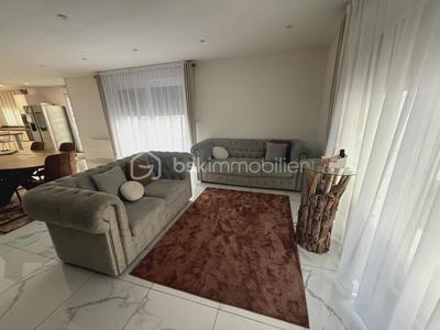 Maison traditionnelle - 136 m² - 6 pièces