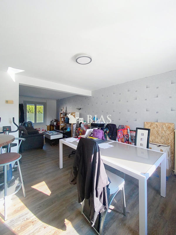 Maison - 80 m² - 5 pièces