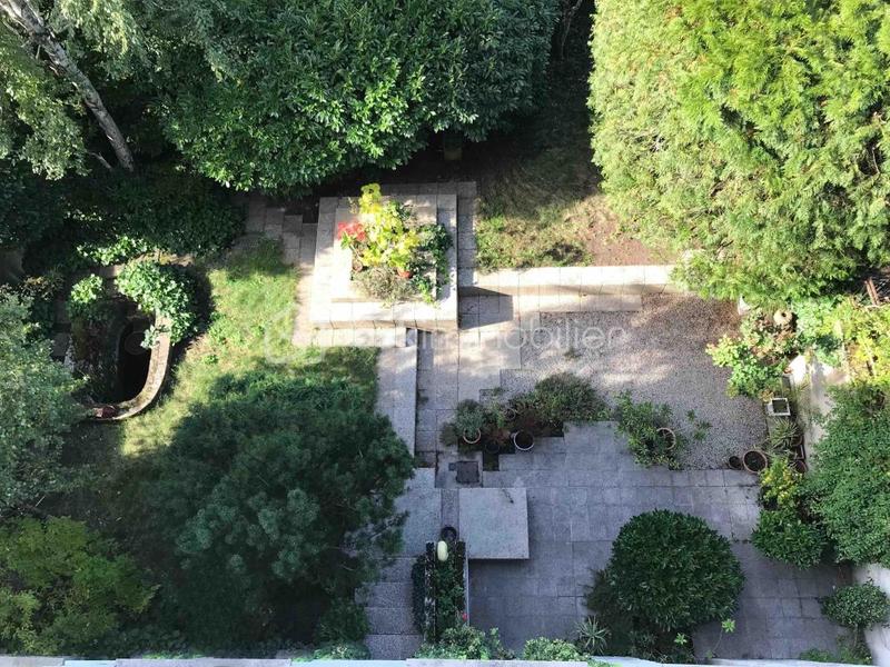 Immeuble - 318 m² - 12 pièces