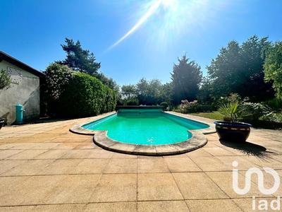 Maison - 213 m² - 7 pièces