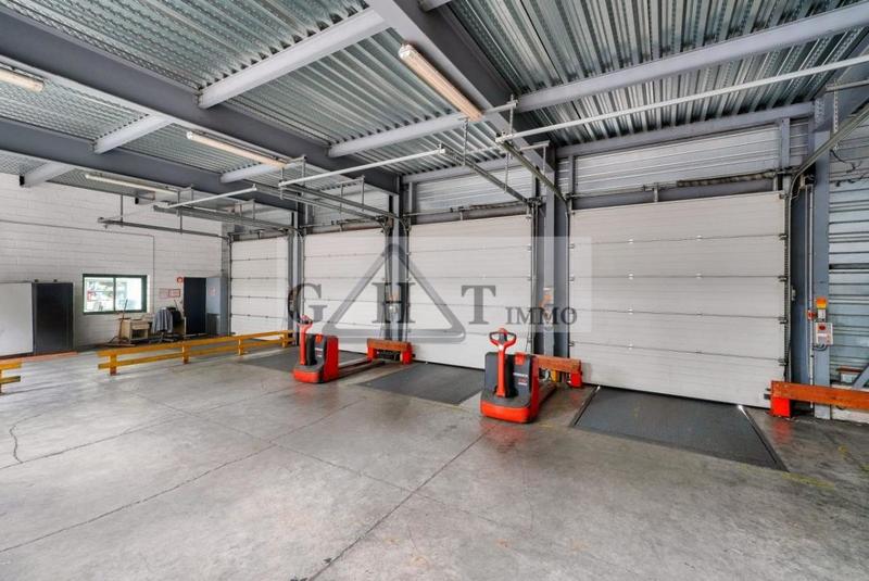 Entrepôt - 3 848 m²