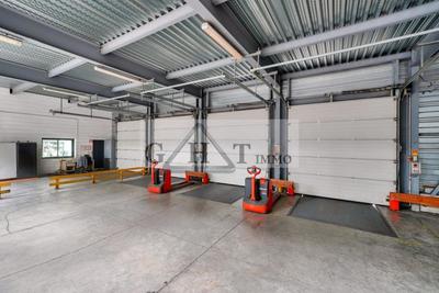 Entrepôt - 3 848 m²