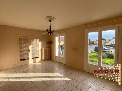 Maison - 92 m² - 4 pièces