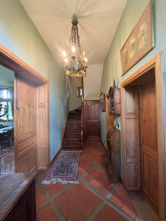 Maison - 284 m² - 9 pièces