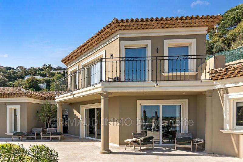 Villa - 300 m² - 6 pièces