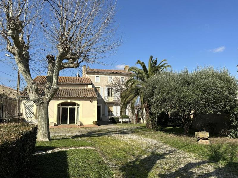 Maison de maîtres - 419 m² - 16 pièces