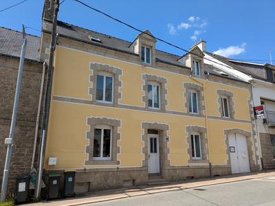 Maison - 195 m² - 9 pièces