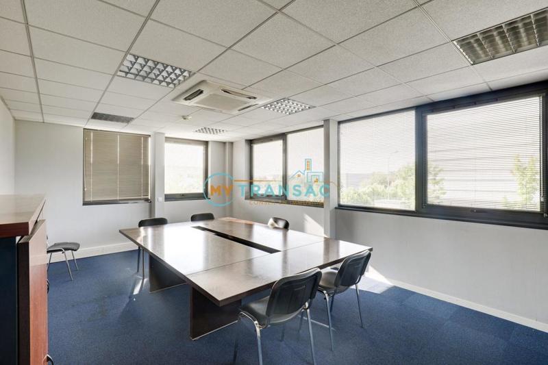 Entrepôt - 6 897 m²