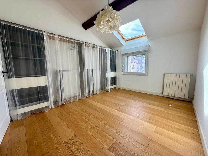 Appartement - 81 m² - 3 pièces