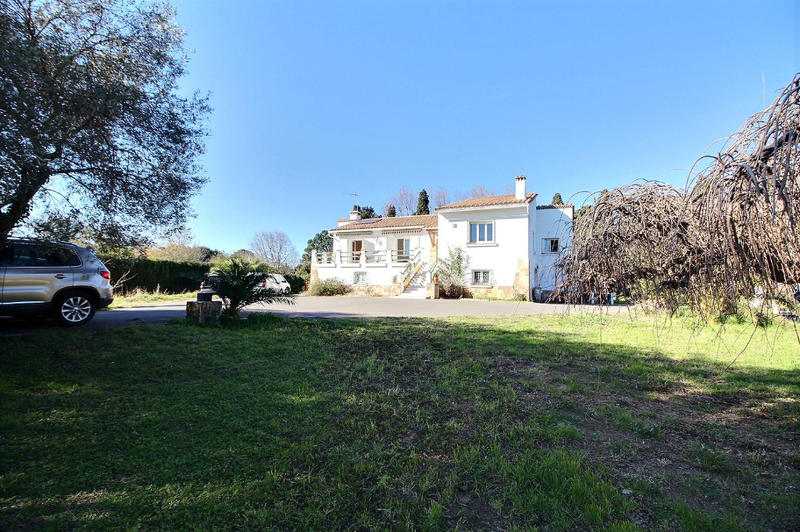 Villa - 390 m² - 5 pièces