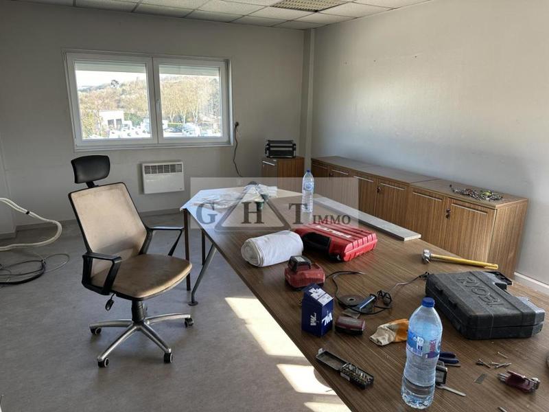 Local commercial - 1 411 m²