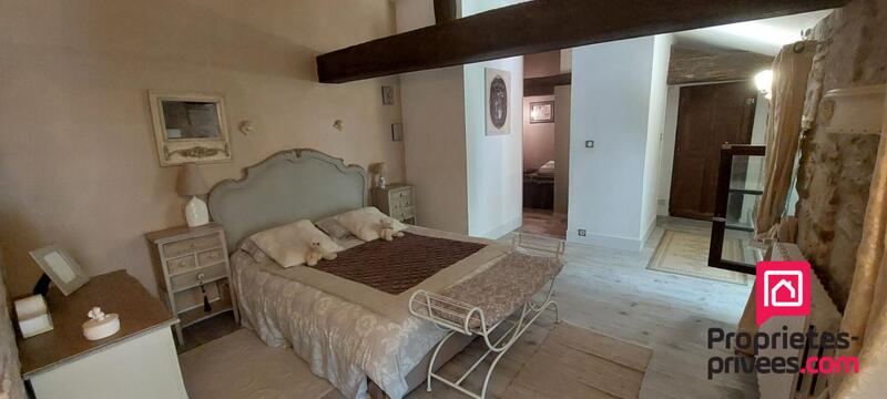 Moulin - 400 m² - 8 pièces