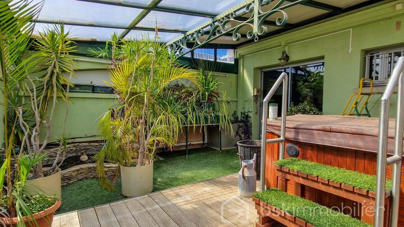 Appartement - 176 m² - 6 pièces