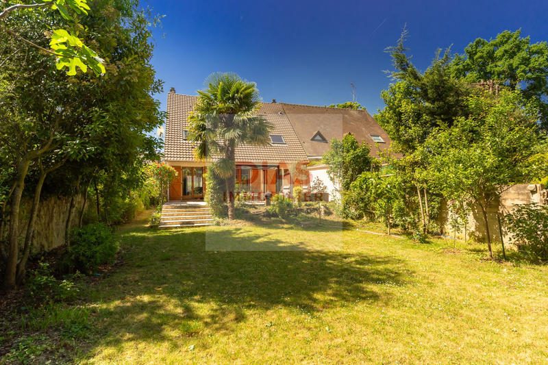 Maison - 157 m² - 1 pièce