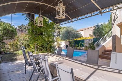 Maison - 248 m² - 8 pièces