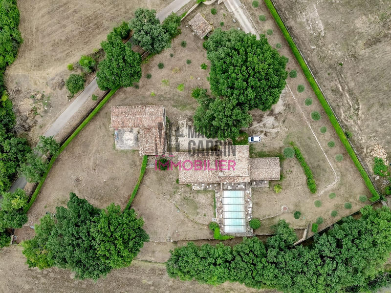 Maison - 250 m² - 9 pièces