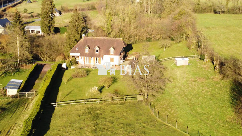 Maison traditionnelle - 180 m² - 7 pièces