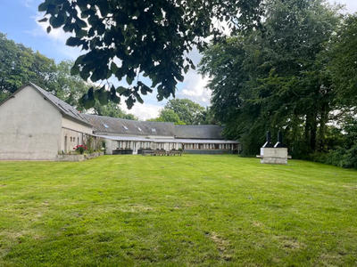 Maison - 528 m² - 25 pièces