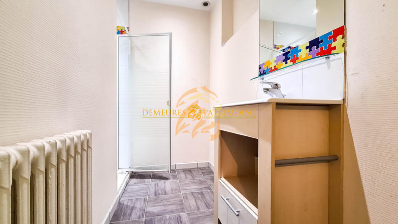 Maison - 213 m² - 8 pièces