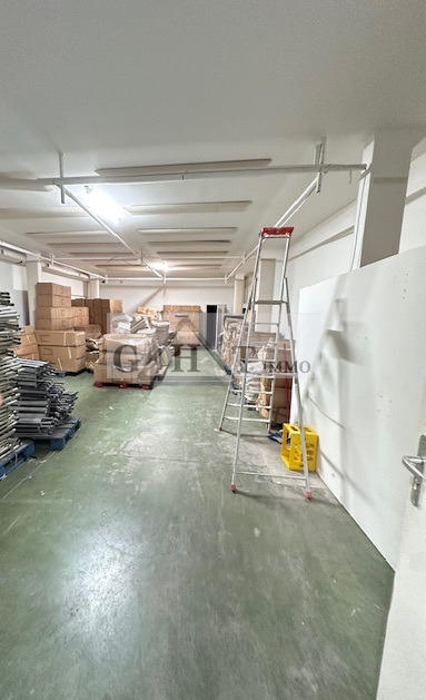 Entrepôt - 632 m²