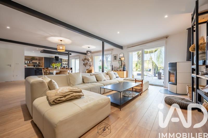 Maison - 230 m² - 7 pièces