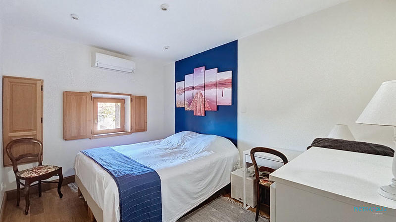 Maison - 198 m² - 7 pièces