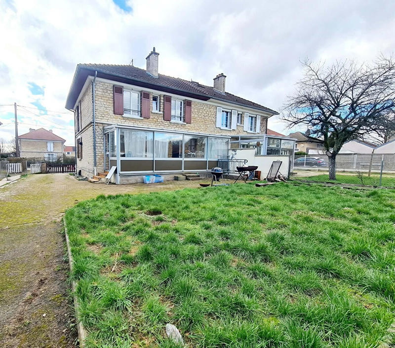 Maison - 98 m² - 5 pièces