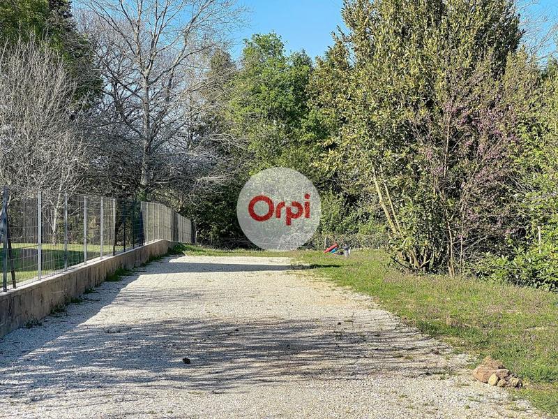 Terrain constructible - 1 261 m²