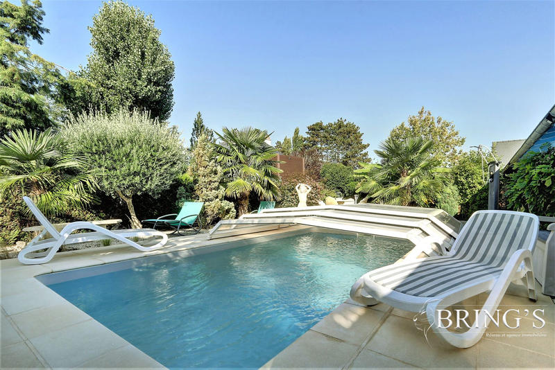 Maison - 188 m² - 8 pièces