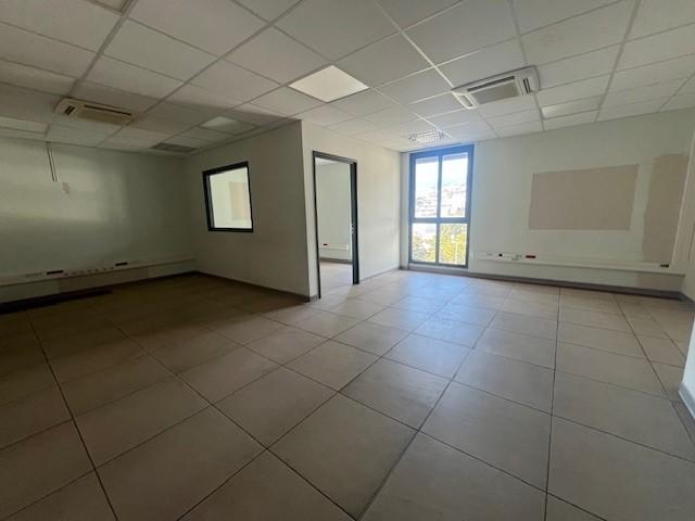Bureau - 230 m²